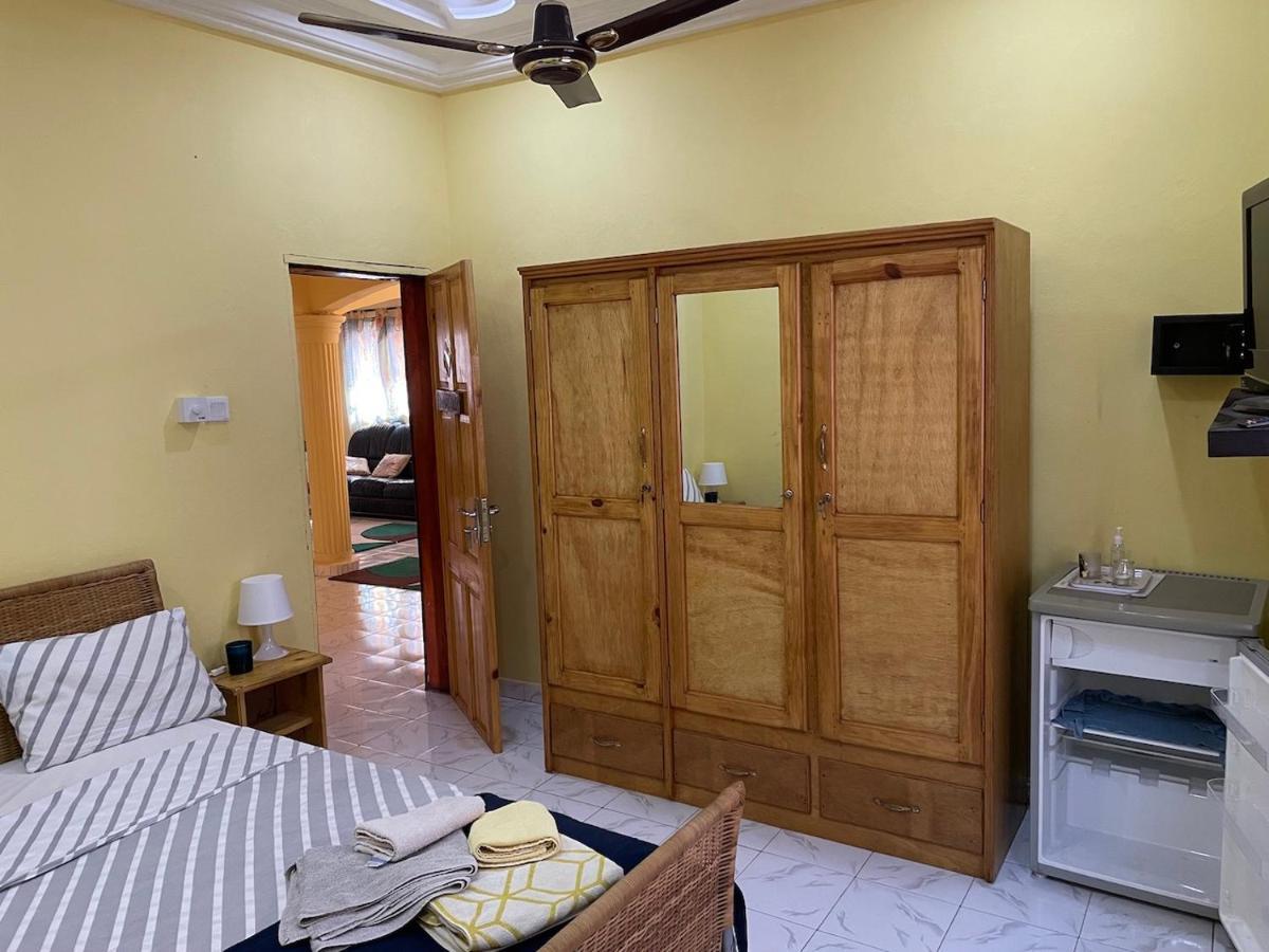 The Compound Bed and Breakfast Bijilo Εξωτερικό φωτογραφία